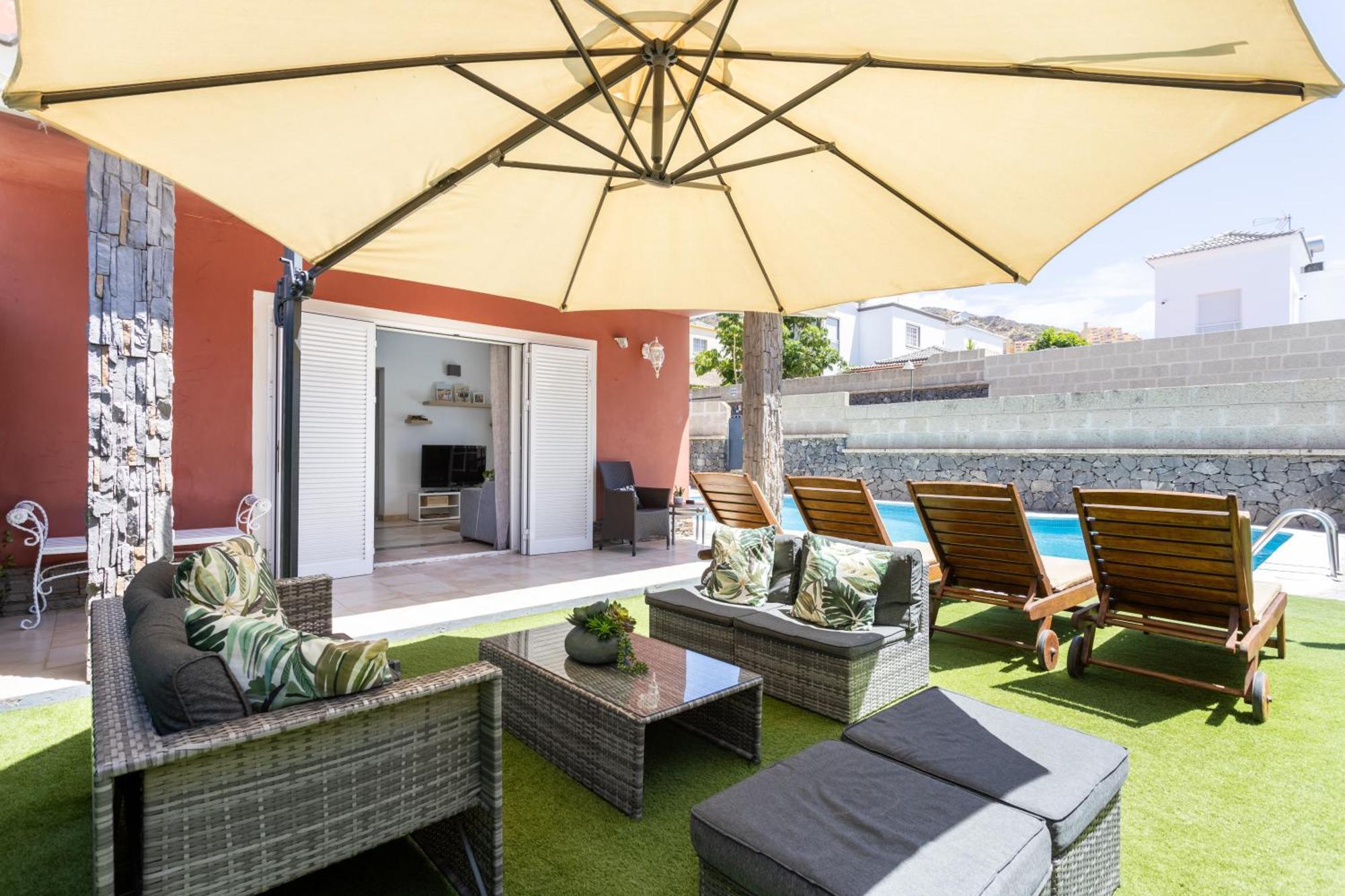 Villa Chloe Costa Adeje Tenerifesummervillas Giant Private Pool 11 Meters Long Buitenkant foto