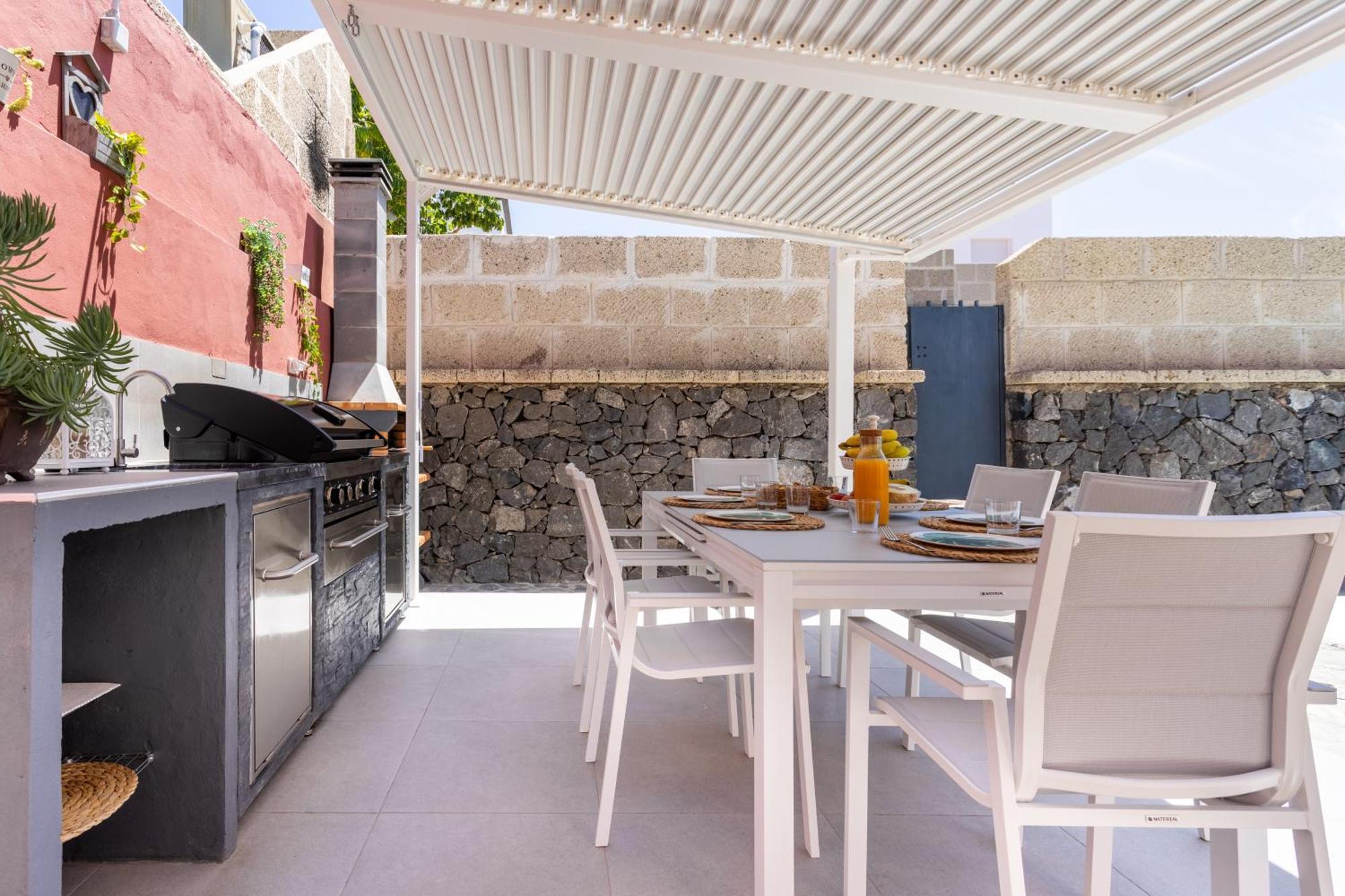 Villa Chloe Costa Adeje Tenerifesummervillas Giant Private Pool 11 Meters Long Buitenkant foto